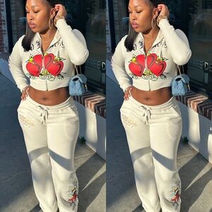 Ed Hardy Stylish Cream Graphic Women's Tracksuit